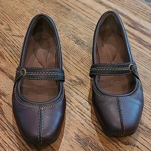 Clarks Espresso Brown Flats with Ebony Strap
